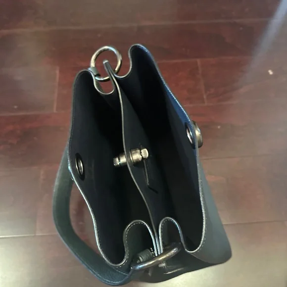 Coach bucket bag - Picture 3 of 4